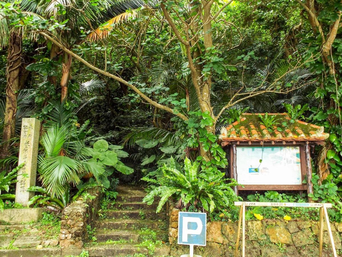 Hotel Asobibase Yamabare-House Ishigaki  Exterior foto